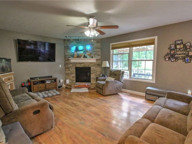 2157 Flame Lake Drive, Roaming Shores, OH 44084 Photo 7