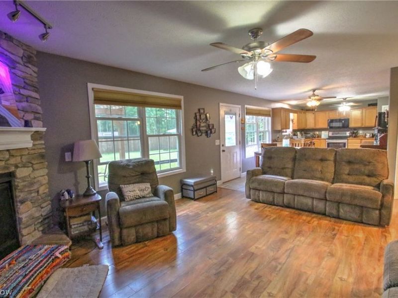 2157 Flame Lake Drive, Roaming Shores, OH 44084 Photo 9