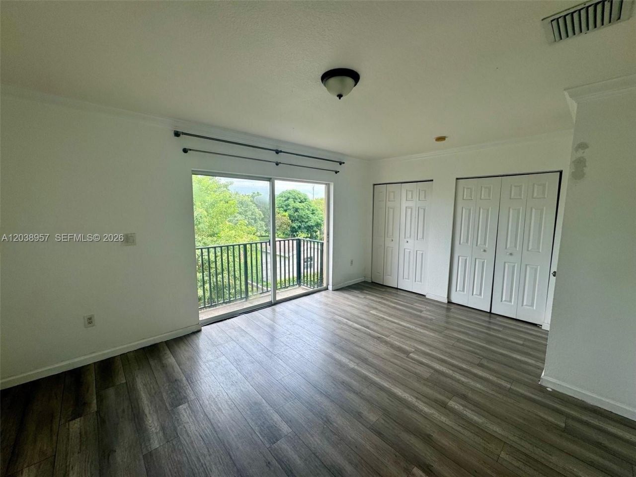 35 SE 3rd Ave, Unit 11, Hallandale Beach, FL 33009 Photo