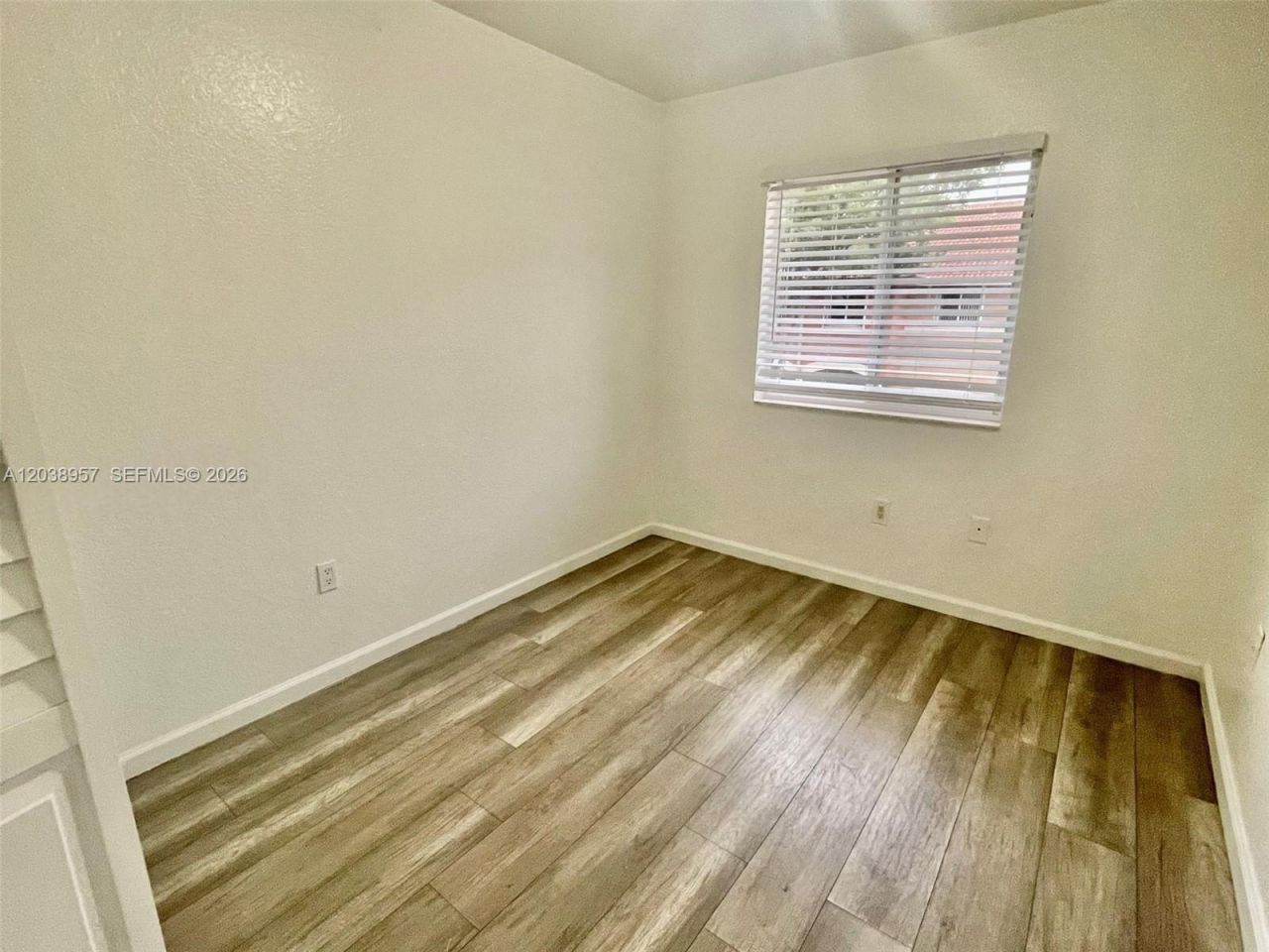 35 SE 3rd Ave, Unit 11, Hallandale Beach, FL 33009 Photo