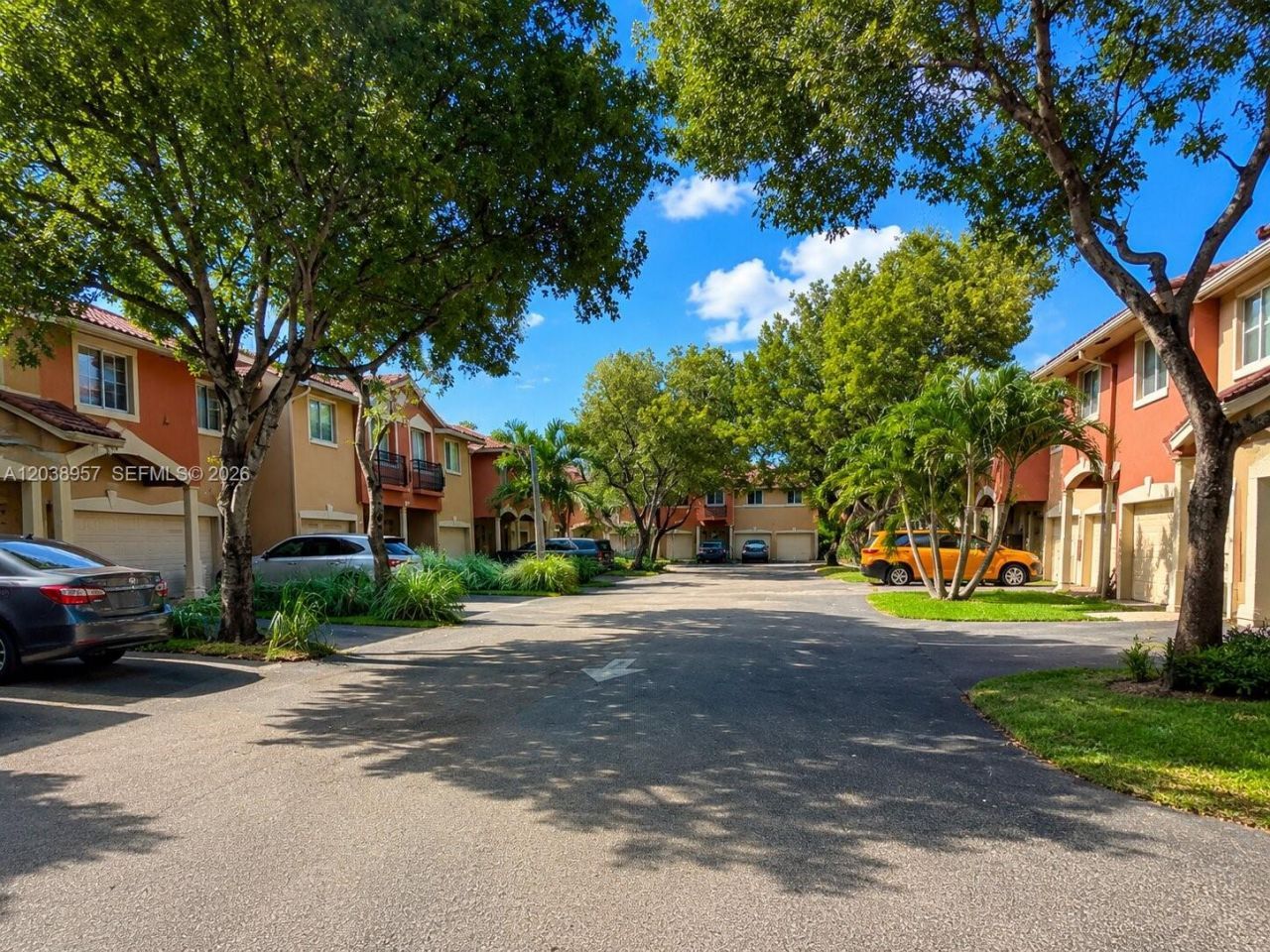 35 SE 3rd Ave, Unit 11, Hallandale Beach, FL 33009 Photo