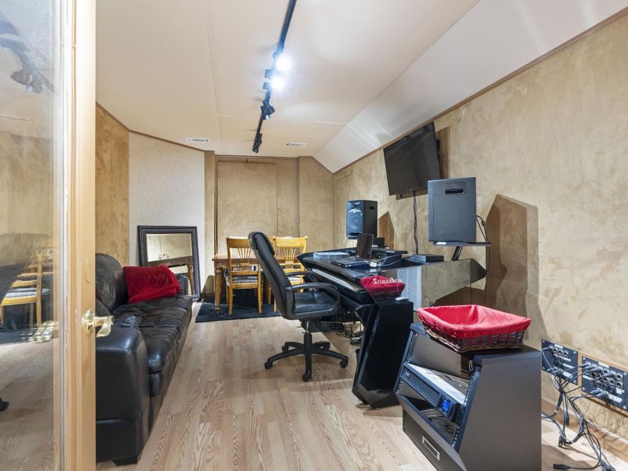 Property Image 43
