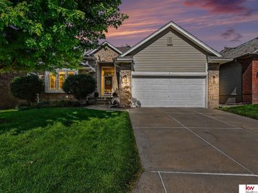 9920 S 172 Circle, Omaha, NE 68136