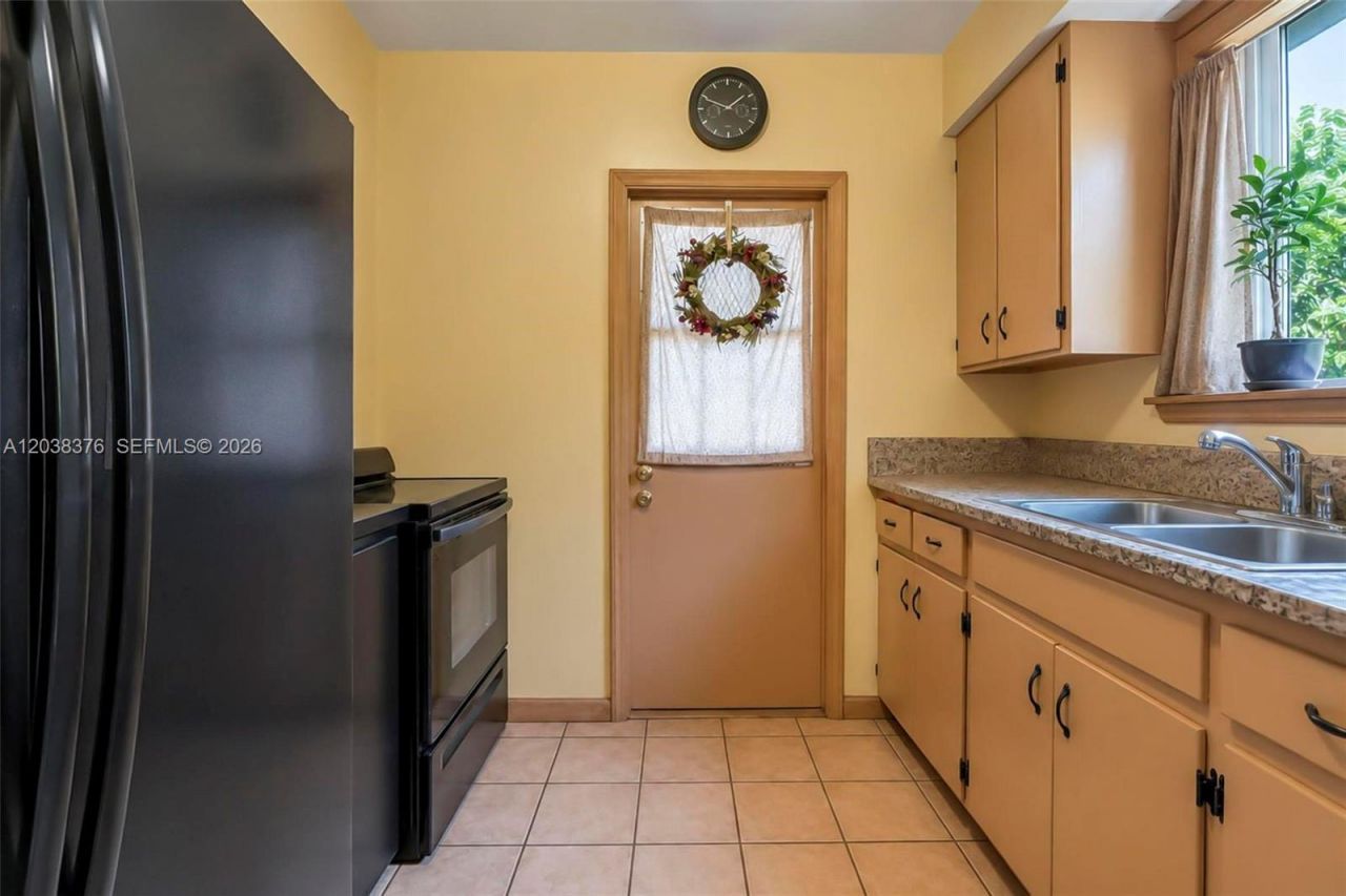 955 NE 128th St, North Miami, FL 33161 Photo