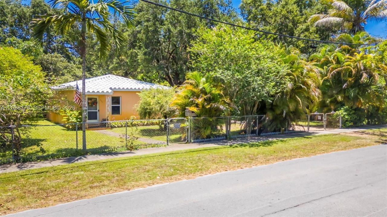 955 NE 128th St, North Miami, FL 33161 Photo
