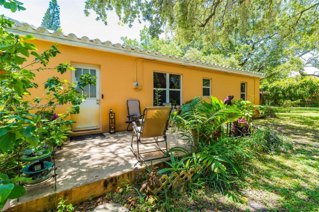 955 NE 128th St, North Miami, FL 33161 Photo