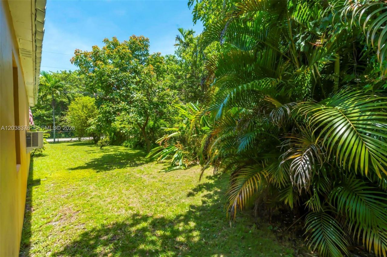 955 NE 128th St, North Miami, FL 33161 Photo