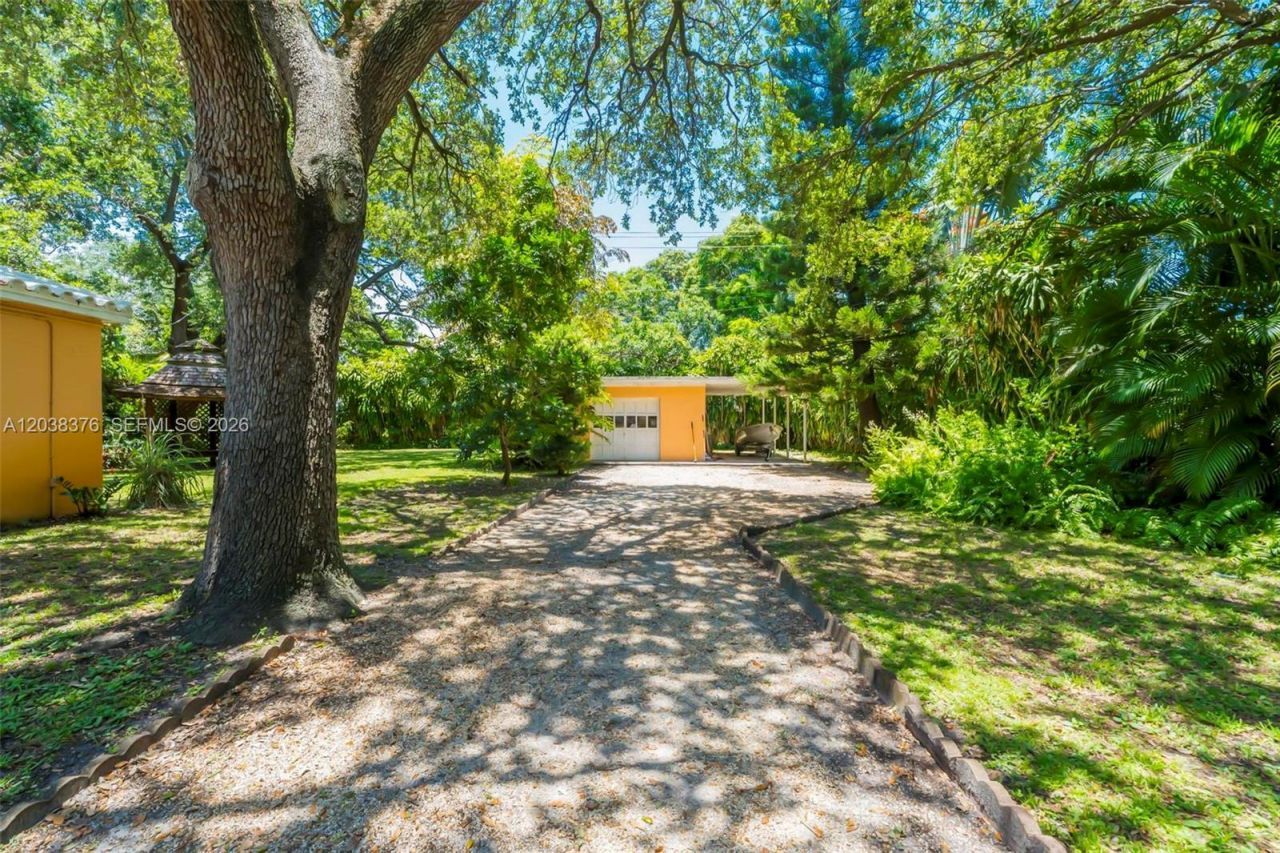 955 NE 128th St, North Miami, FL 33161 Photo