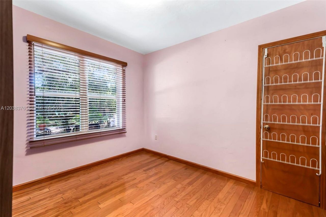 955 NE 128th St, North Miami, FL 33161 Photo