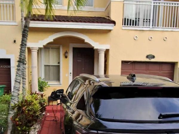 14970 SW 9th Ter , Miami, FL 33194