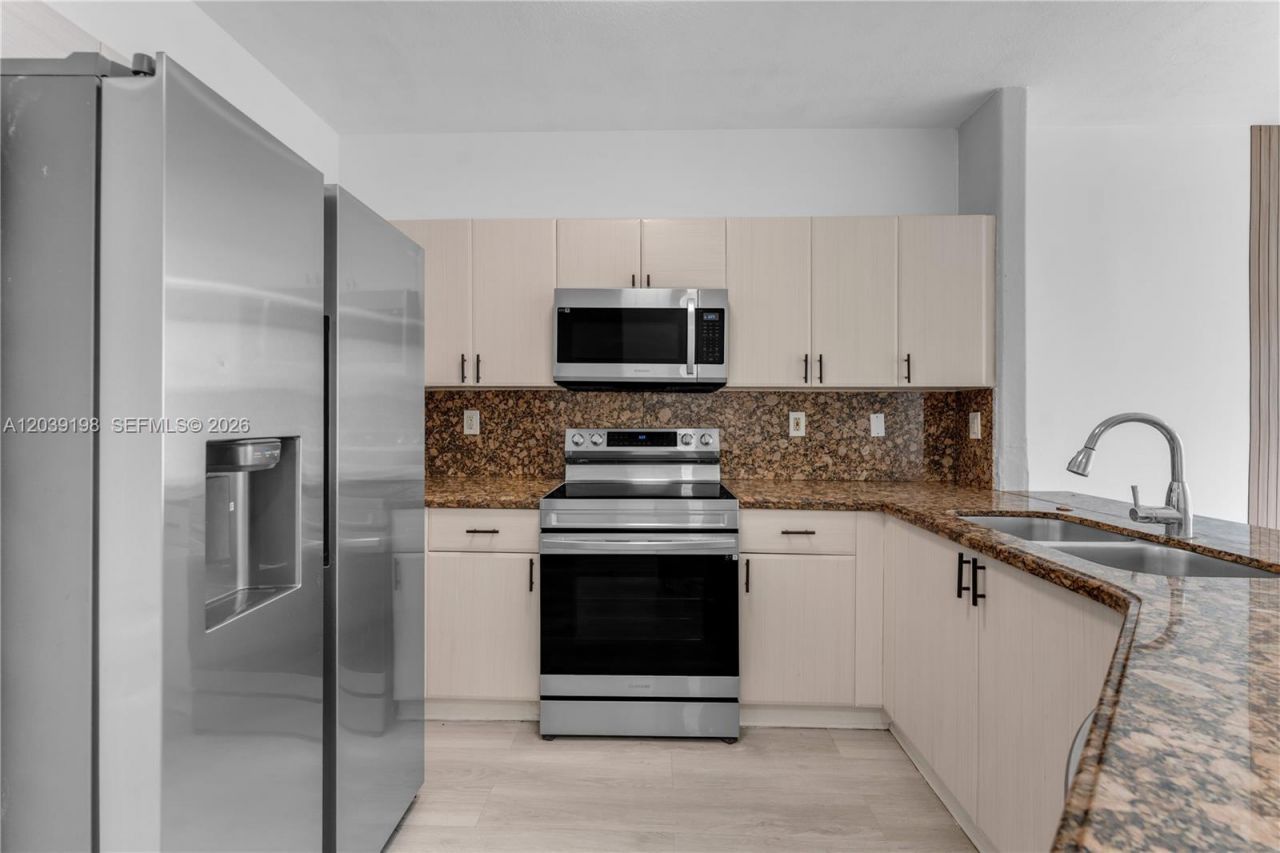 14970 SW 9th Ter, Miami, FL 33194 Photo