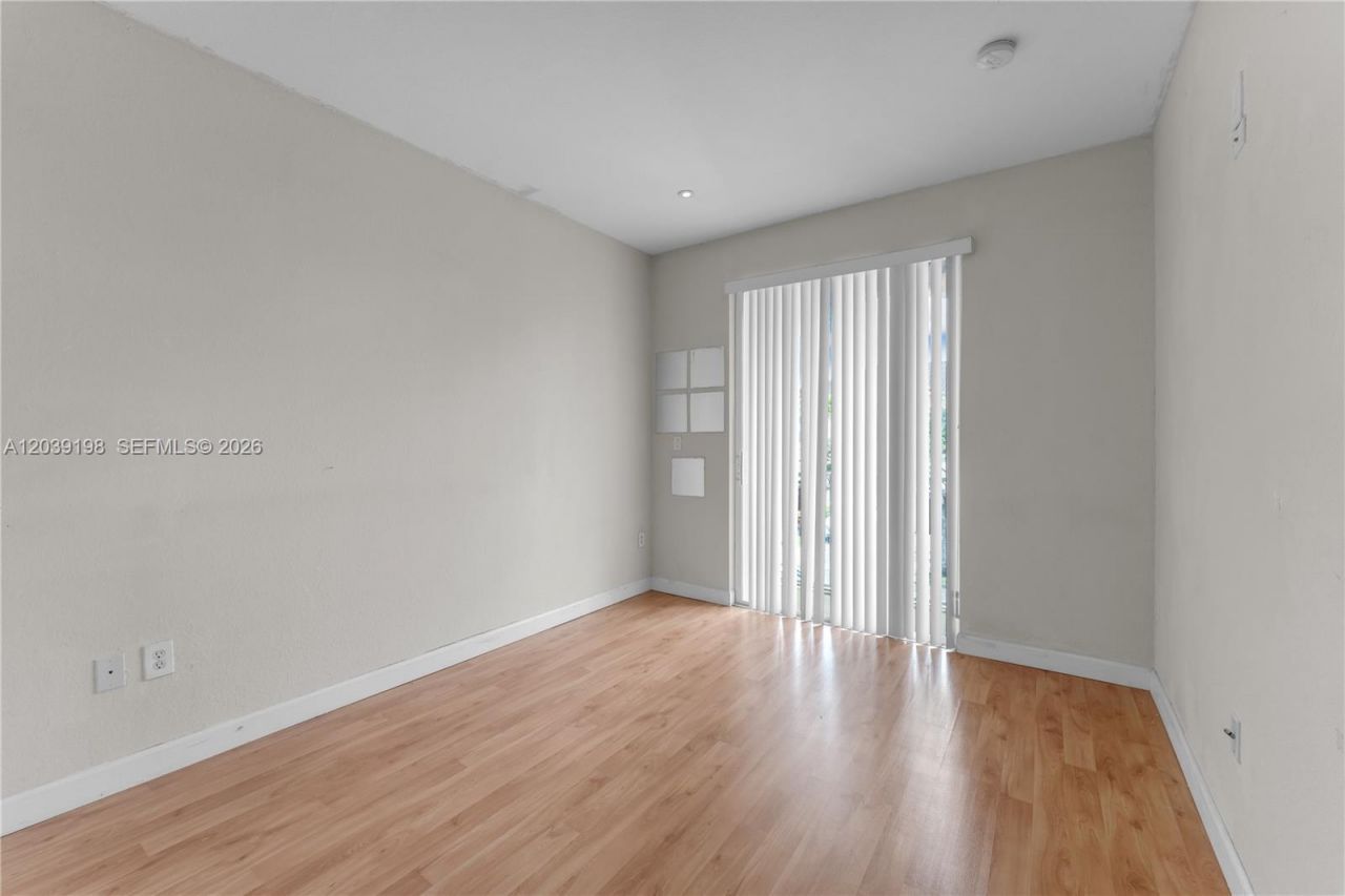 14970 SW 9th Ter, Miami, FL 33194 Photo