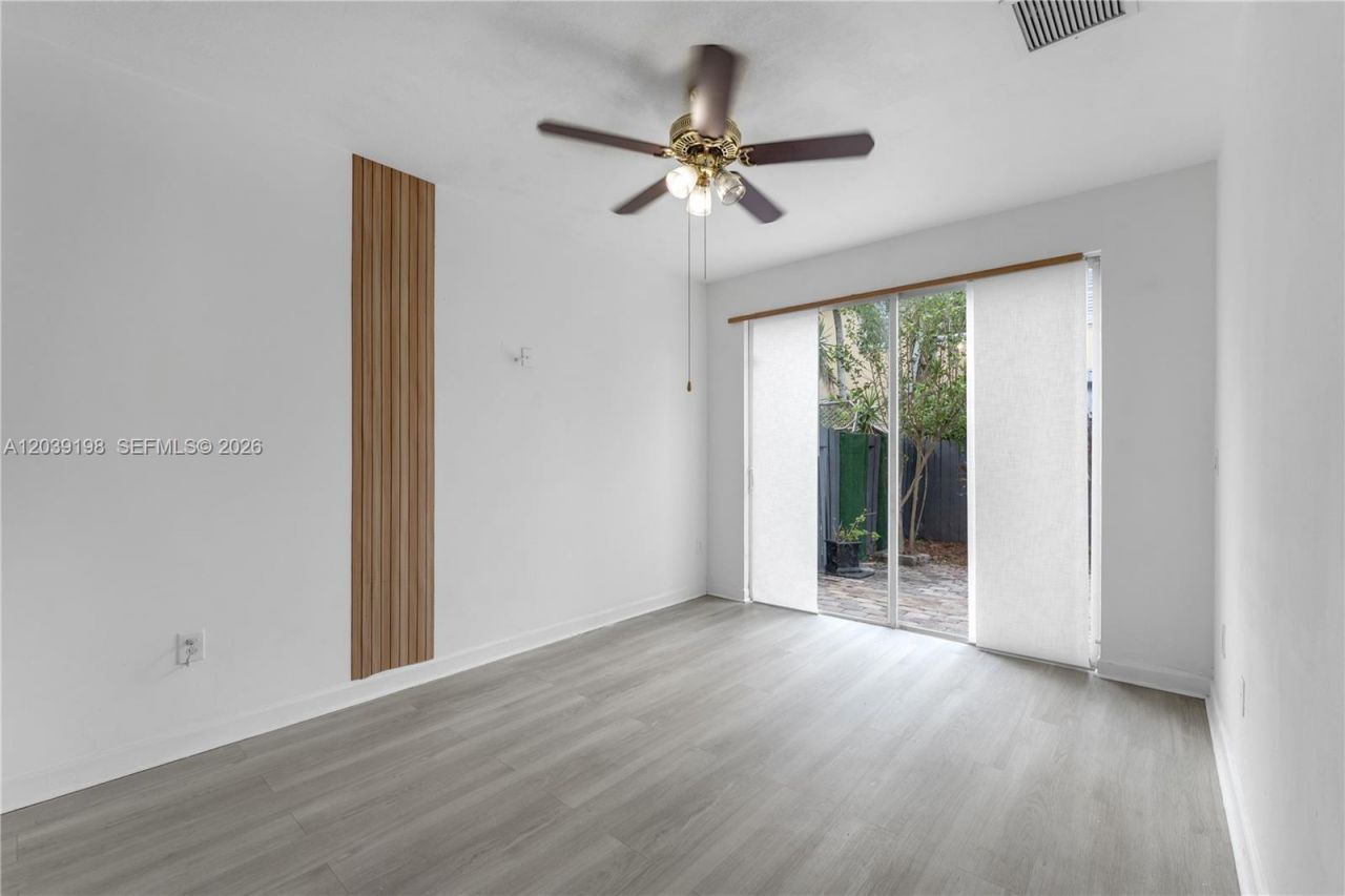 14970 SW 9th Ter, Miami, FL 33194 Photo