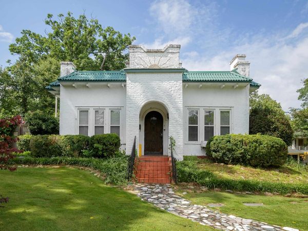 345 Park Blvd, Sheffield, AL 35660