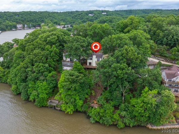 817 Oak Knoll Road, Linn Creek, MO 65052