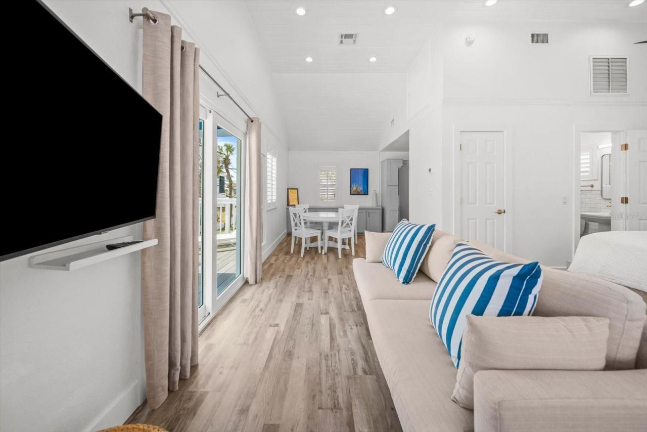 109 14th Avenue, Saint Pete Beach, FL 33706 Photo