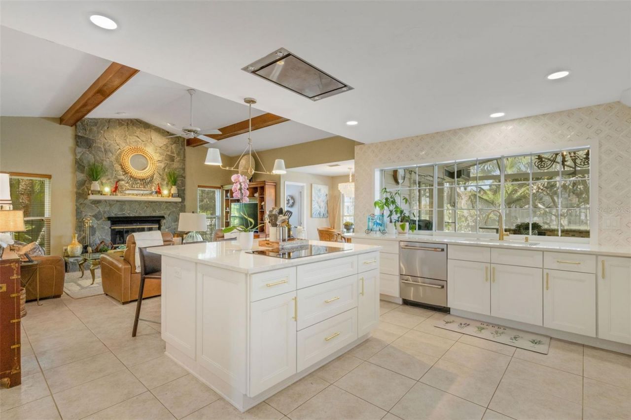 5679 Country Lakes Drive, Unit 7, Sarasota, FL 34243 Photo