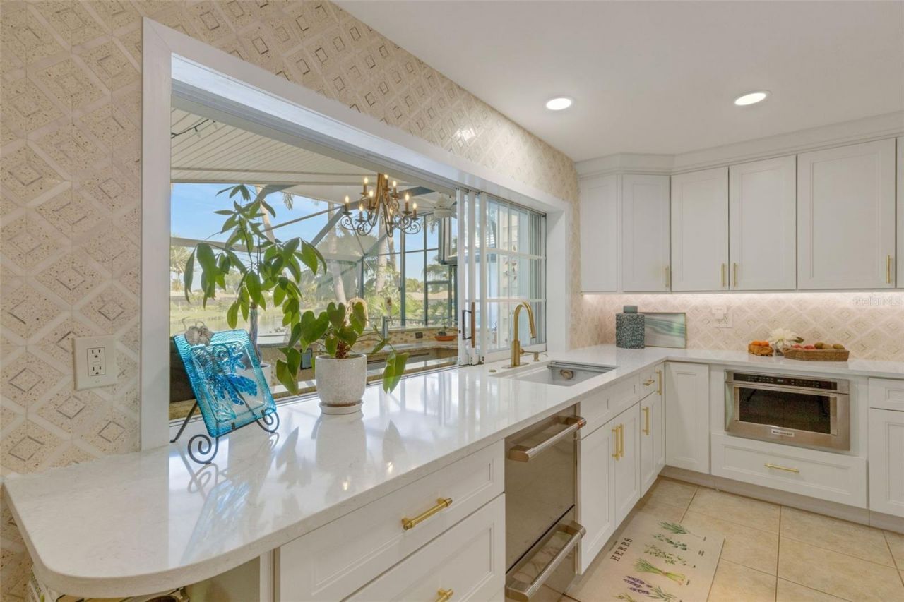 5679 Country Lakes Drive, Unit 7, Sarasota, FL 34243 Photo