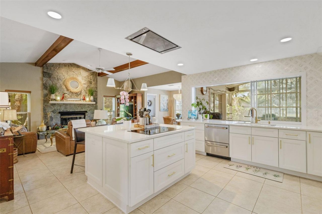 5679 Country Lakes Drive, Unit 7, Sarasota, FL 34243 Photo