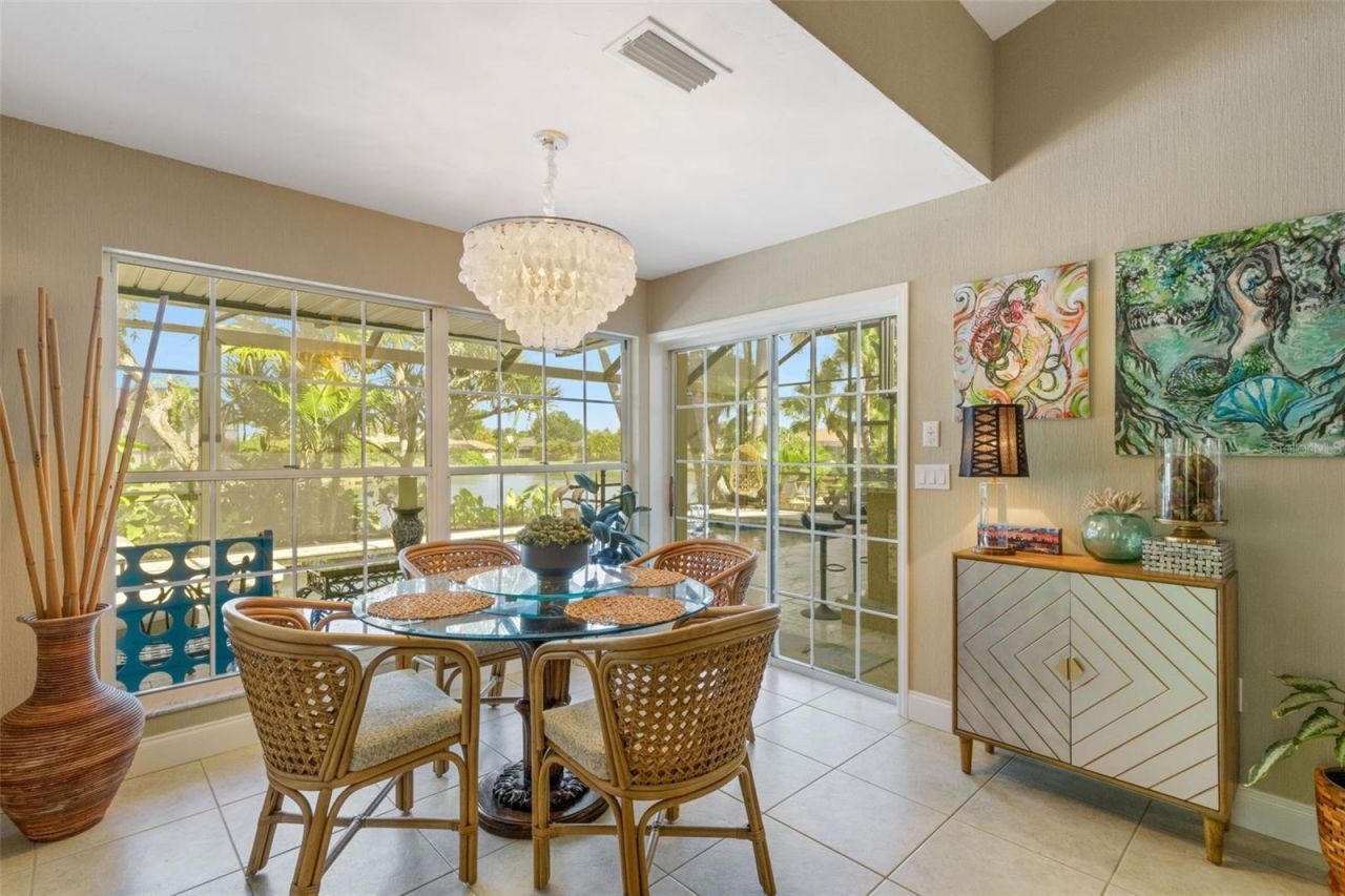 5679 Country Lakes Drive, Unit 7, Sarasota, FL 34243 Photo