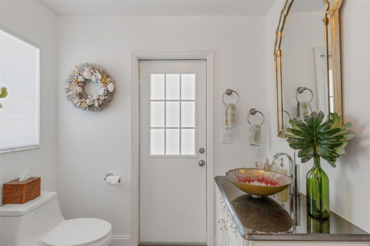 5679 Country Lakes Drive, Unit 7, Sarasota, FL 34243 Photo