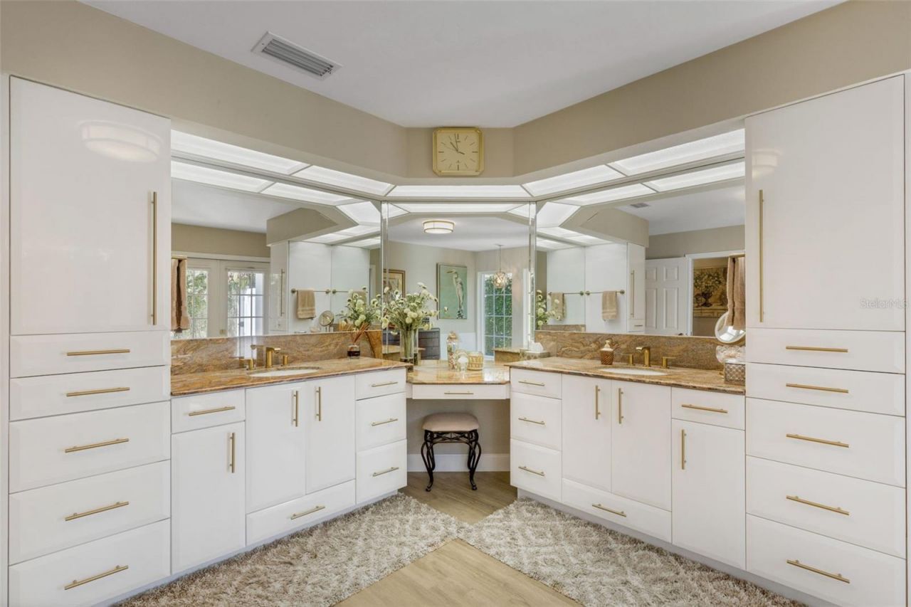 5679 Country Lakes Drive, Unit 7, Sarasota, FL 34243 Photo