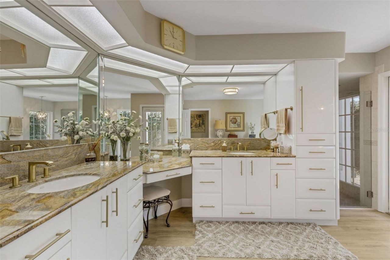 5679 Country Lakes Drive, Unit 7, Sarasota, FL 34243 Photo