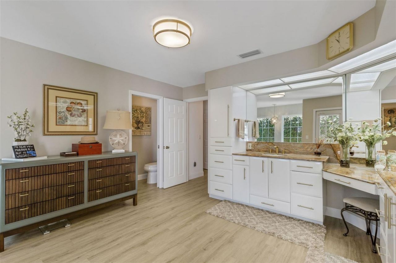 5679 Country Lakes Drive, Unit 7, Sarasota, FL 34243 Photo