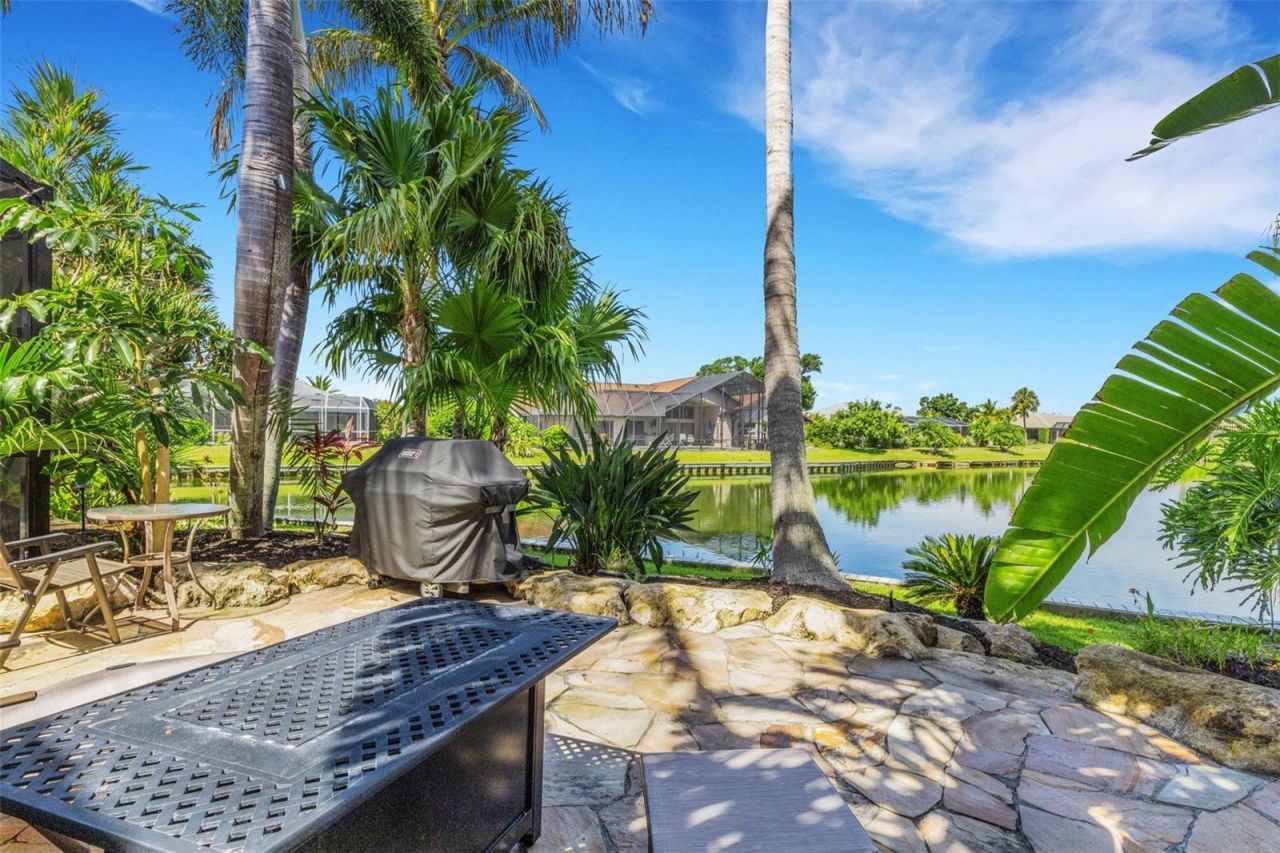 5679 Country Lakes Drive, Unit 7, Sarasota, FL 34243 Photo