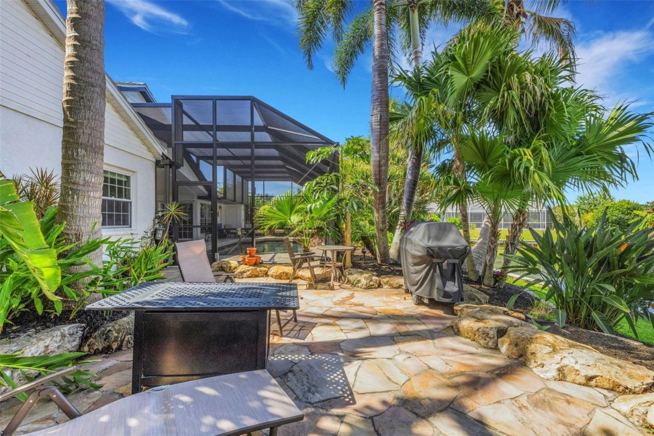 5679 Country Lakes Drive, Unit 7, Sarasota, FL 34243 Photo