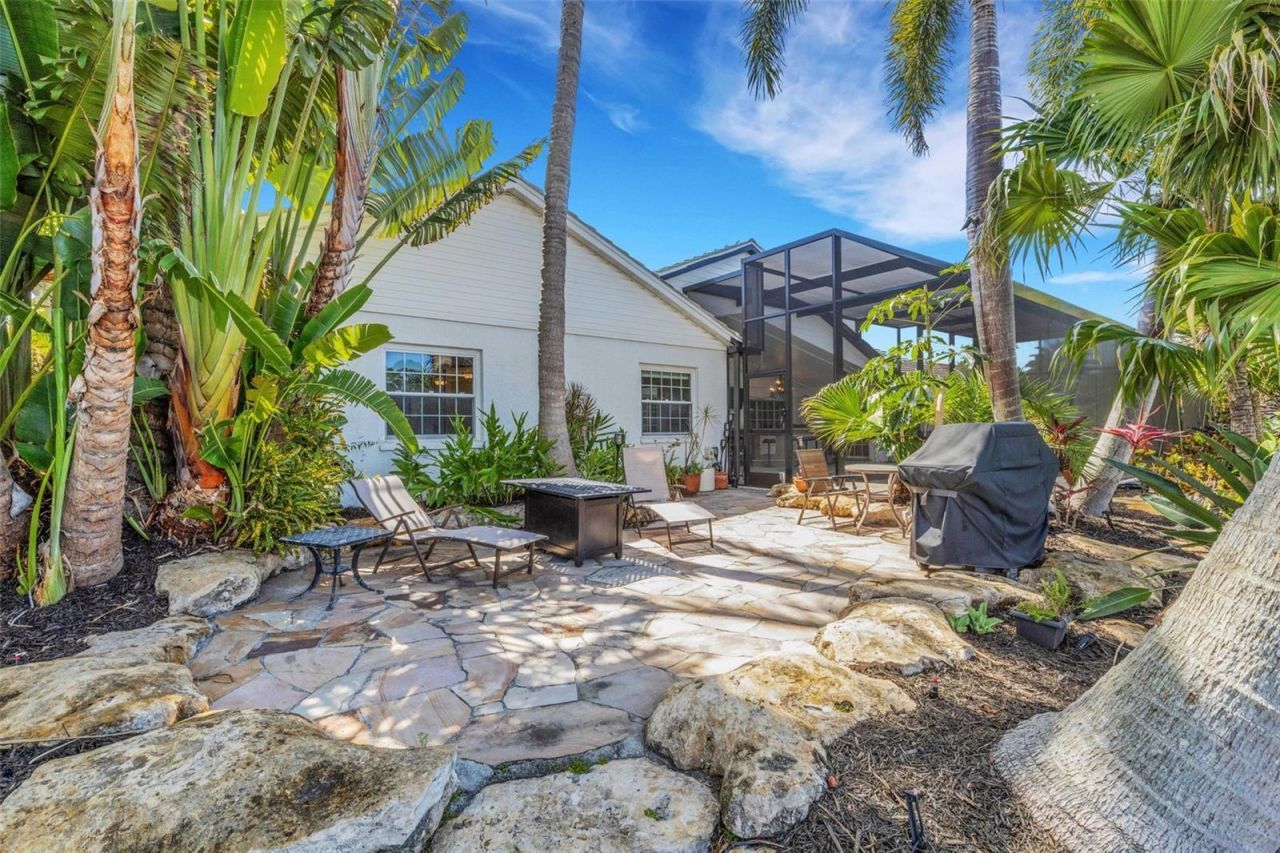 5679 Country Lakes Drive, Unit 7, Sarasota, FL 34243 Photo