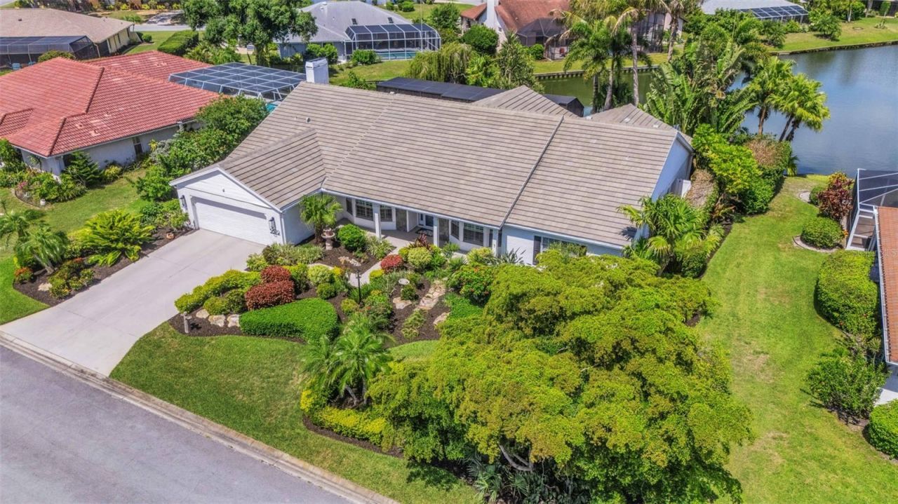 5679 Country Lakes Drive, Unit 7, Sarasota, FL 34243 Photo