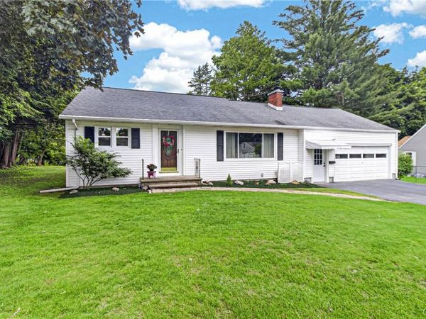 5 Lyndon Rd, Whitesboro, NY 13492