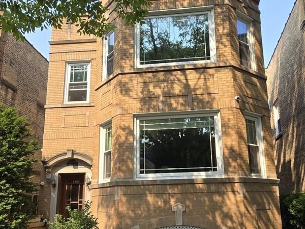 5910 N Campbell Avenue, Chicago, IL 60659