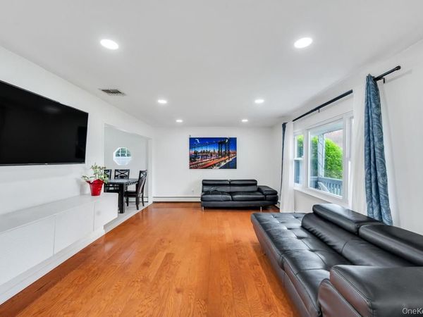 32 Beverly Street, Islip, NY 11751