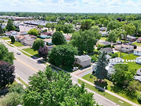 3332 N Lewis Avenue, Waukegan, IL 60087