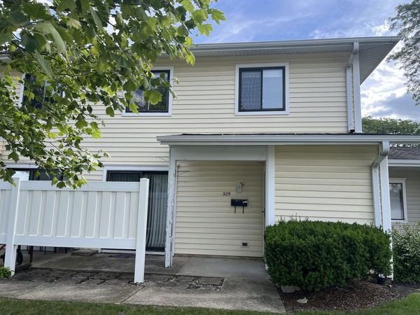 325 Bayview Point, Schaumburg, IL 60194