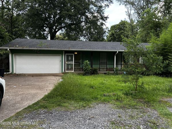 720 Colonial Circle, Jackson, MS 39211