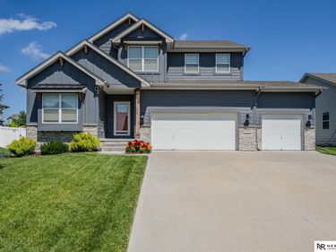 4211 S 213 Avenue, Elkhorn, NE 68022