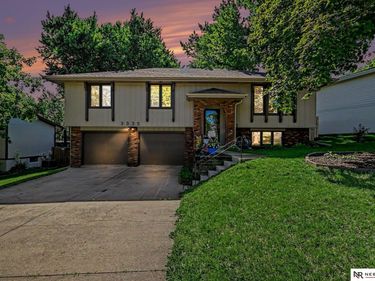 3335 S 158th Street, Omaha, NE 68130