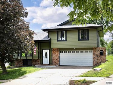 11431 Kansas Circle, Omaha, NE 68164