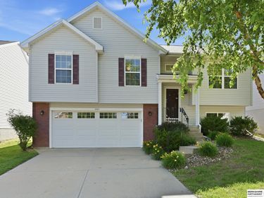 1801 N 207th Street, Elkhorn, NE 68022
