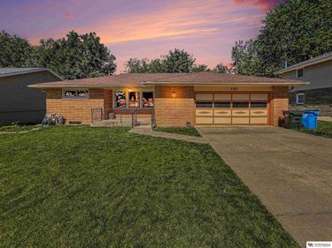 301 Glenhaven Drive, Lincoln, NE 68505