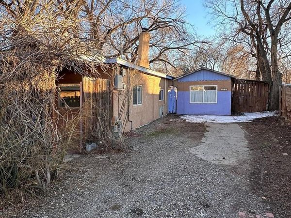 2202 Rosendo Garcia Road SW, Albuquerque, NM 87105
