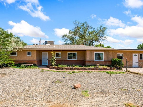 2824 Pajarito Road SW, Albuquerque, NM 87105