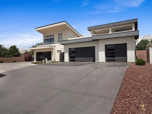 8832 Silver Oak Lane NE, Albuquerque, NM 87113