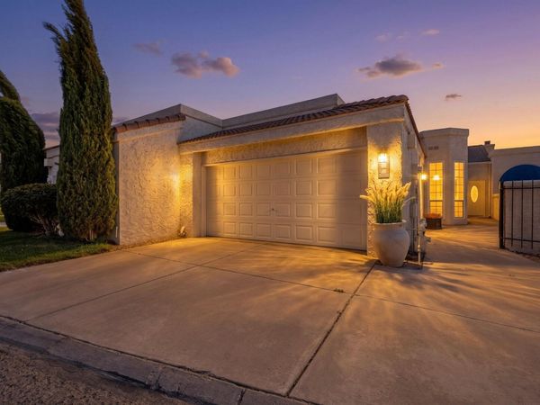 560 Eastlake Drive SE, Rio Rancho, NM 87124