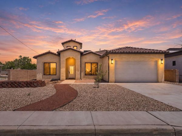 1325 Van Cleave Road NW, Albuquerque, NM 87107