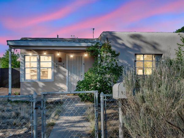 910 Headingly Avenue NW, Albuquerque, NM 87107