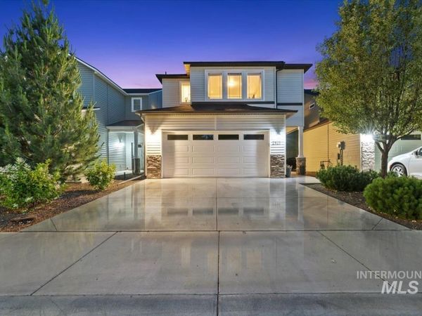 2121 S Hills Ave, Meridian, ID 83642